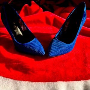 Mix No. 6 Royal Blue Mesh Pump. Size 7